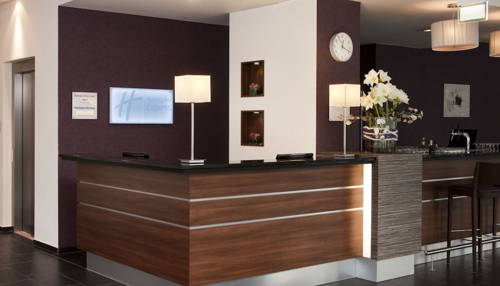 Recepción - Holiday Inn Express GUETERSLOH by IHG