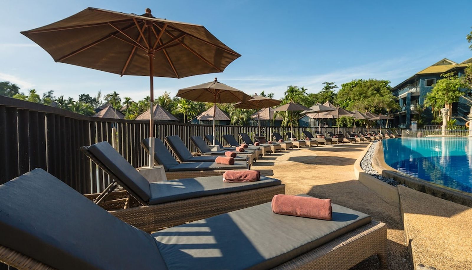 Piscine - Peace Laguna Resort & Spa