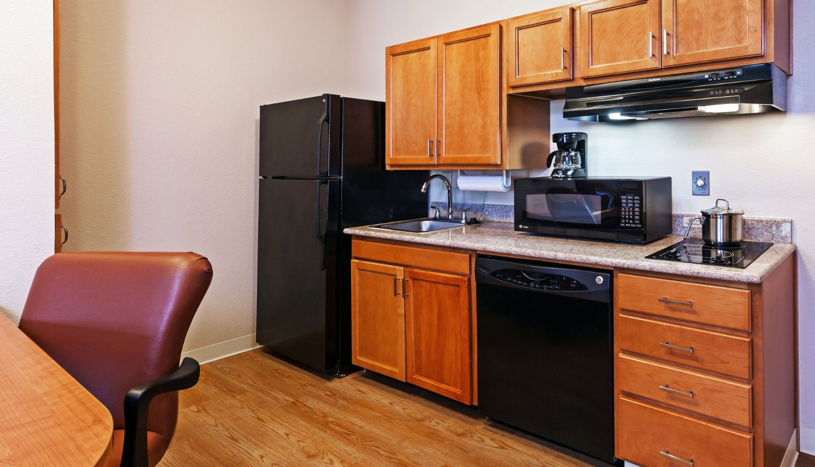 Zimmer - Candlewood Suites PEARLAND by IHG