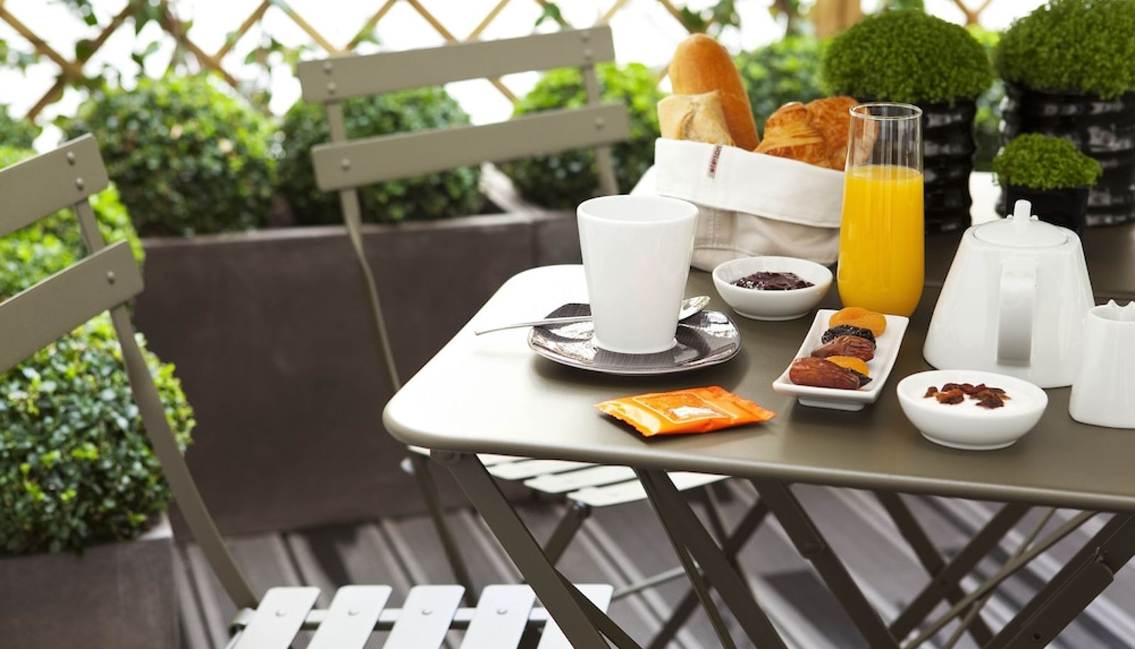 Zimmer mit Balkon - Le Grey Hotel