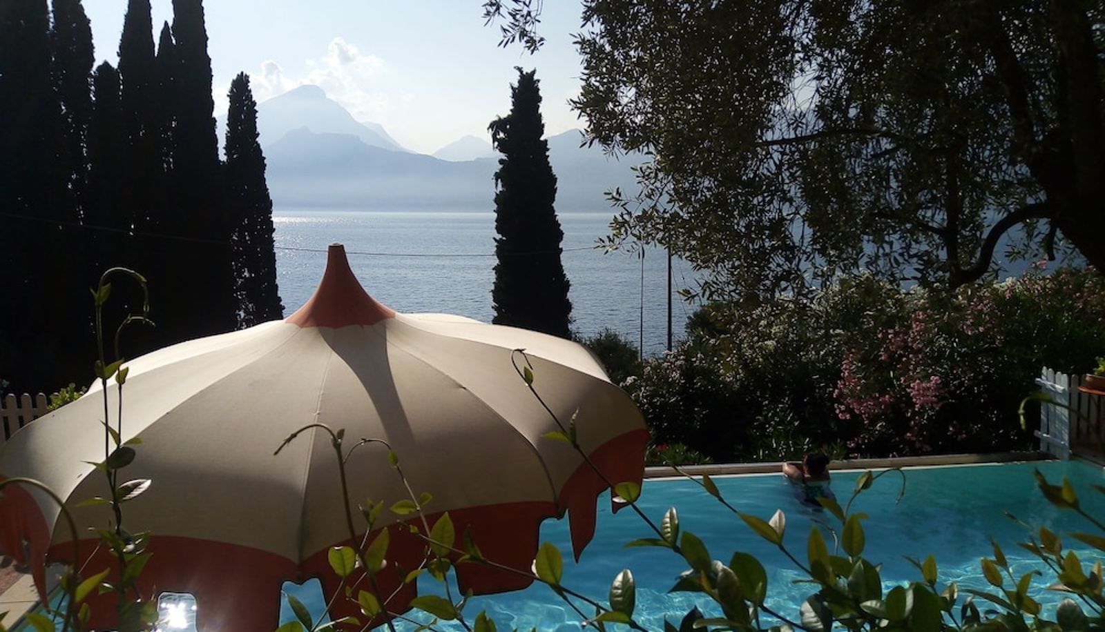 Basen - Residence Gardasee Apartments with Lake View
