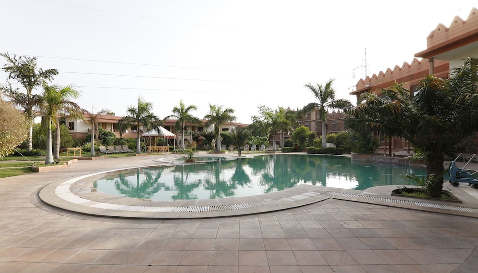 Piscina - Marugarh Resort and Spa