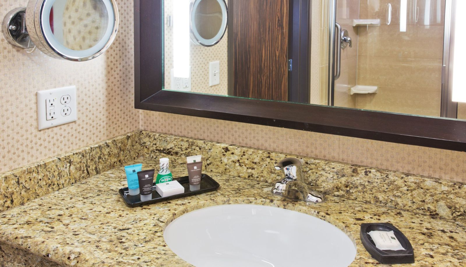 Info - Crowne Plaza ANCHORAGE-MIDTOWN by IHG