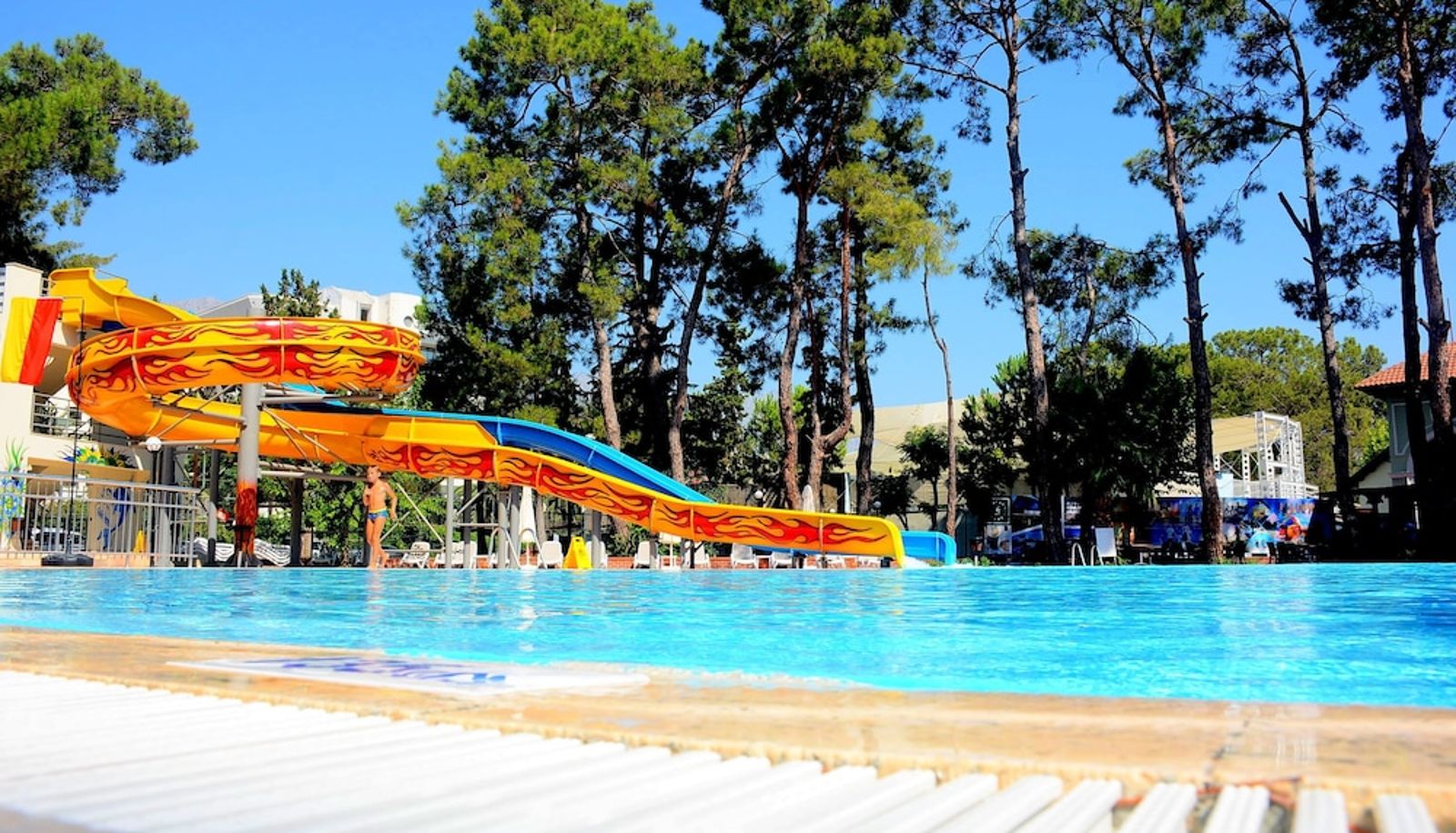 Piscina - Meder Resort Hotel