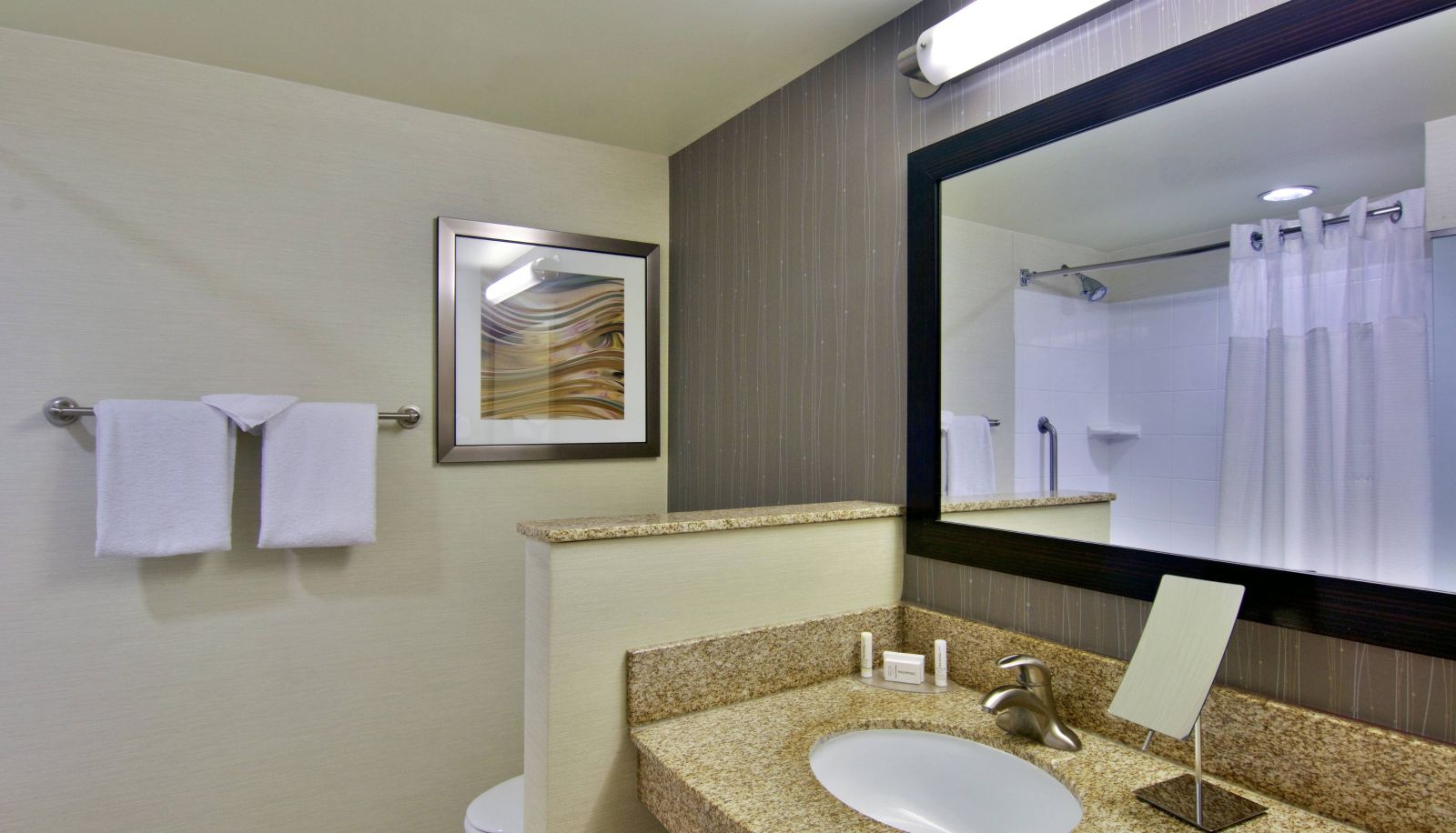 Zimmer - Courtyard by Marriott Clarksville