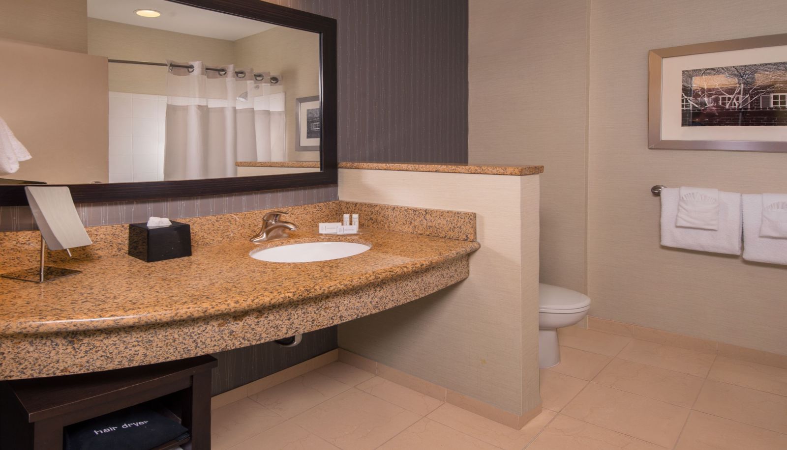 Room - Courtyard by Marriott Fredericksburg Historic District