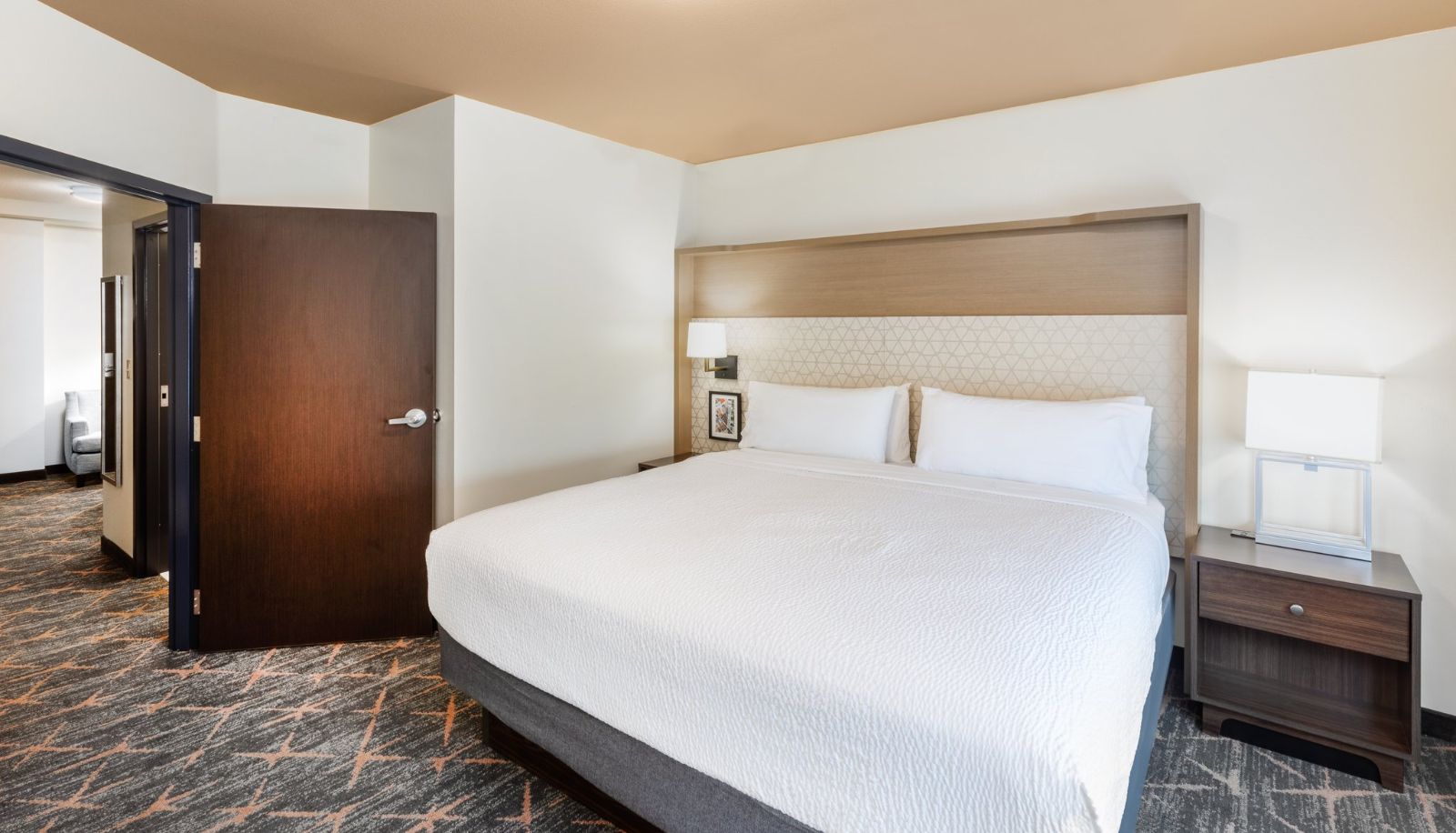 Room - Holiday Inn & Suites TULSA SOUTH by IHG