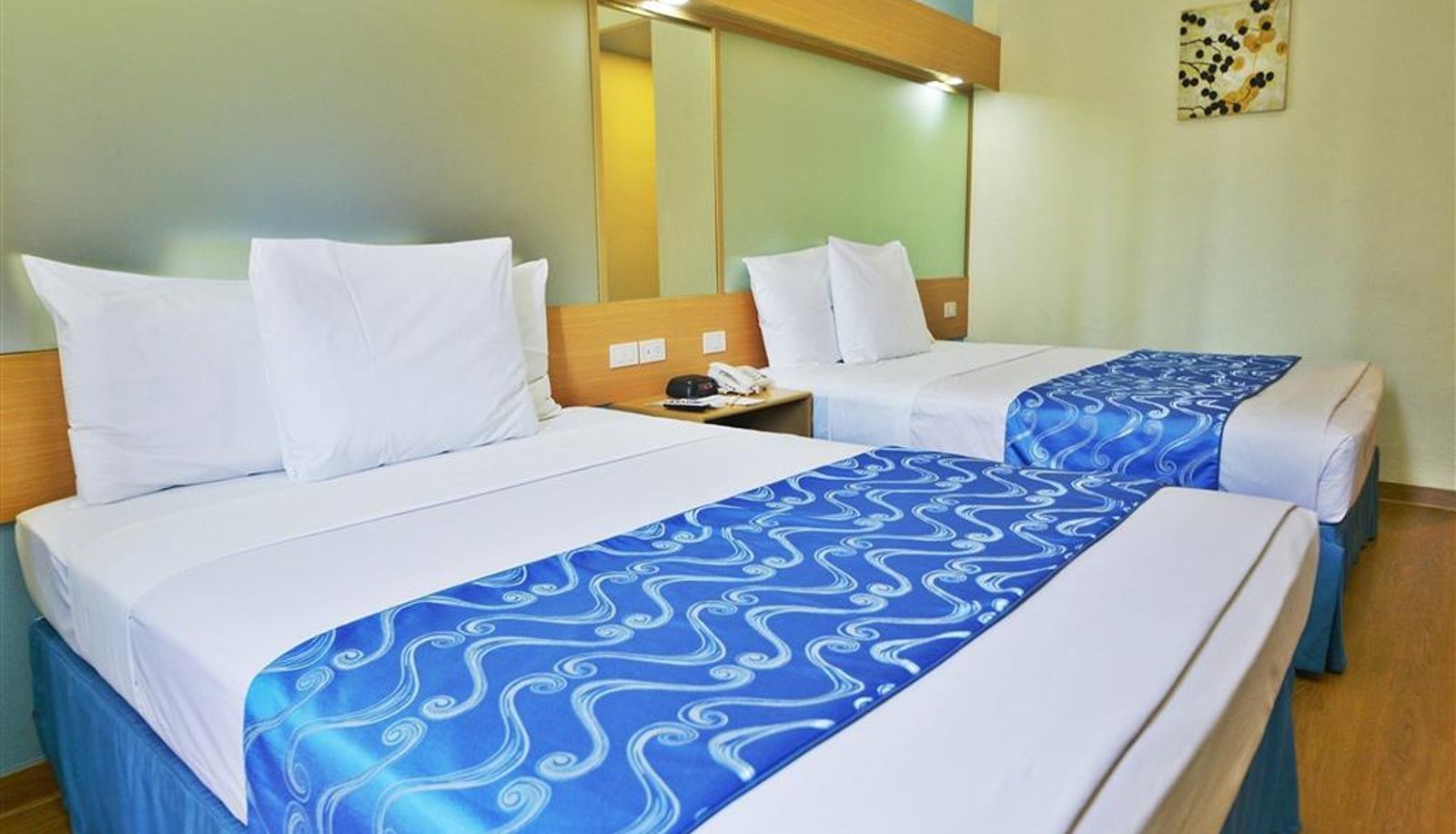 Room - Microtel by Wyndham Davao