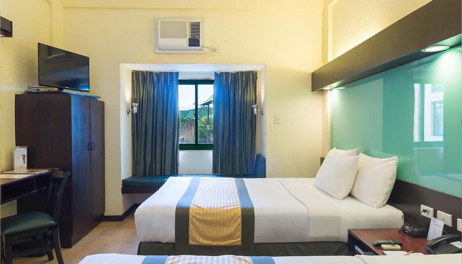 Zimmer - Microtel by Wyndham Cabanatuan