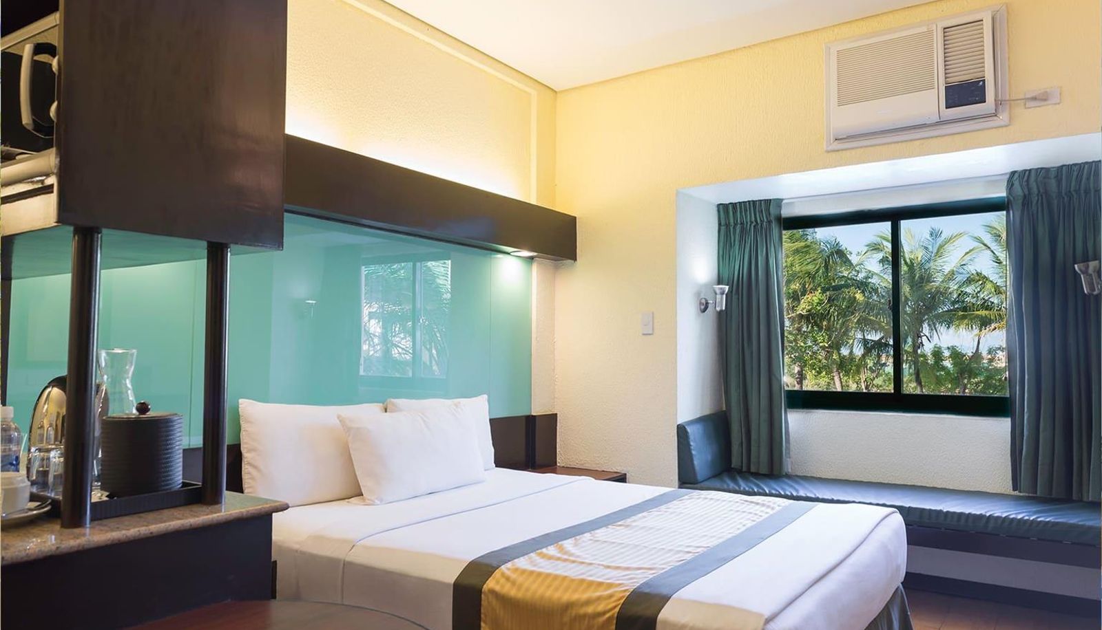 Zimmer - Microtel by Wyndham Cabanatuan