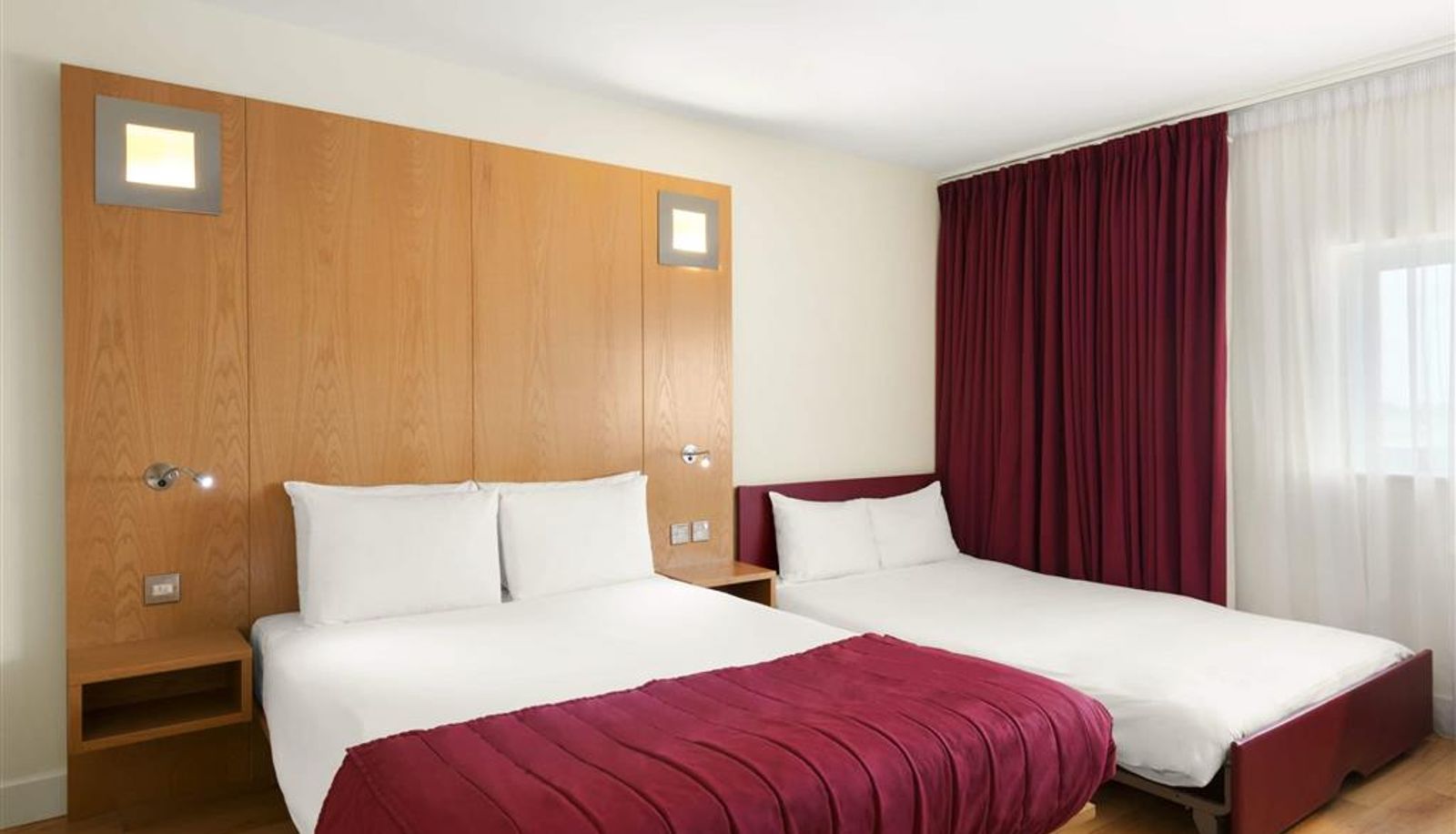 Zimmer - Ramada Encore by Wyndham Doncaster Airport