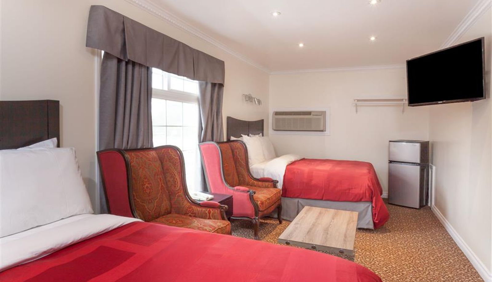 Zimmer - Knights Inn Kingston