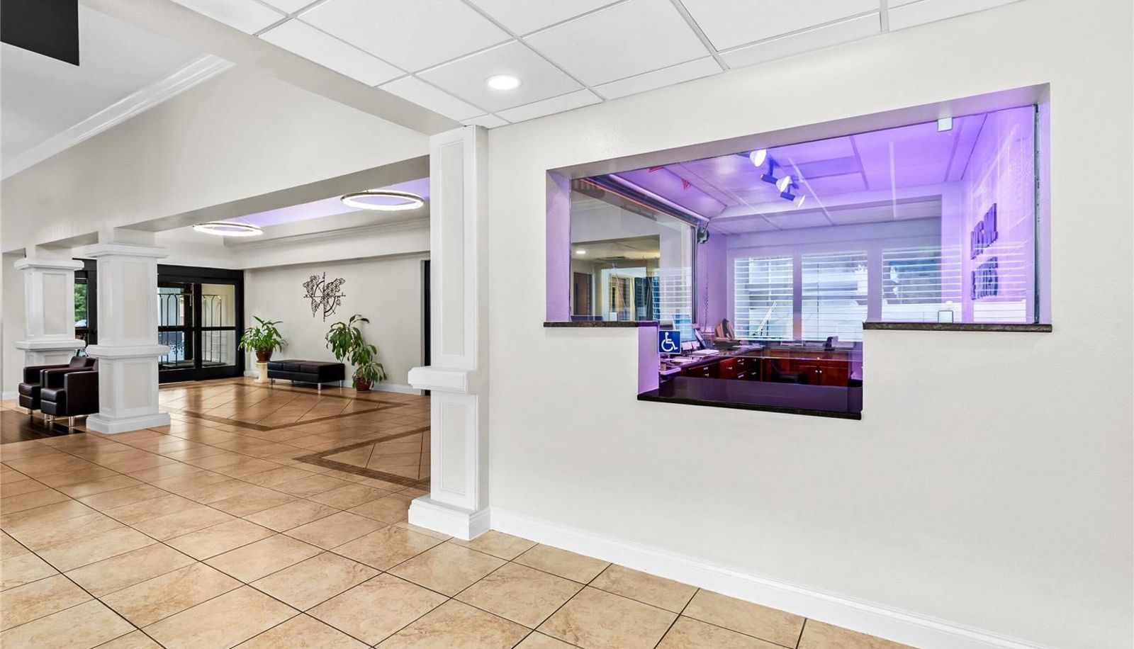 Hall - Days Inn & Suites by Wyndham Lakeland