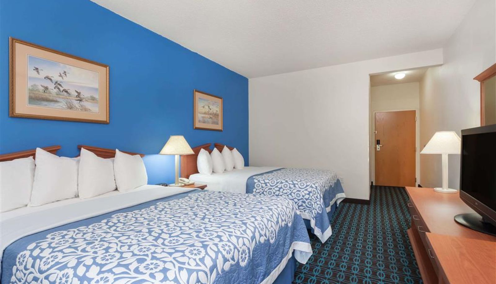 Chambre - Days Inn & Suites by Wyndham Cambridge