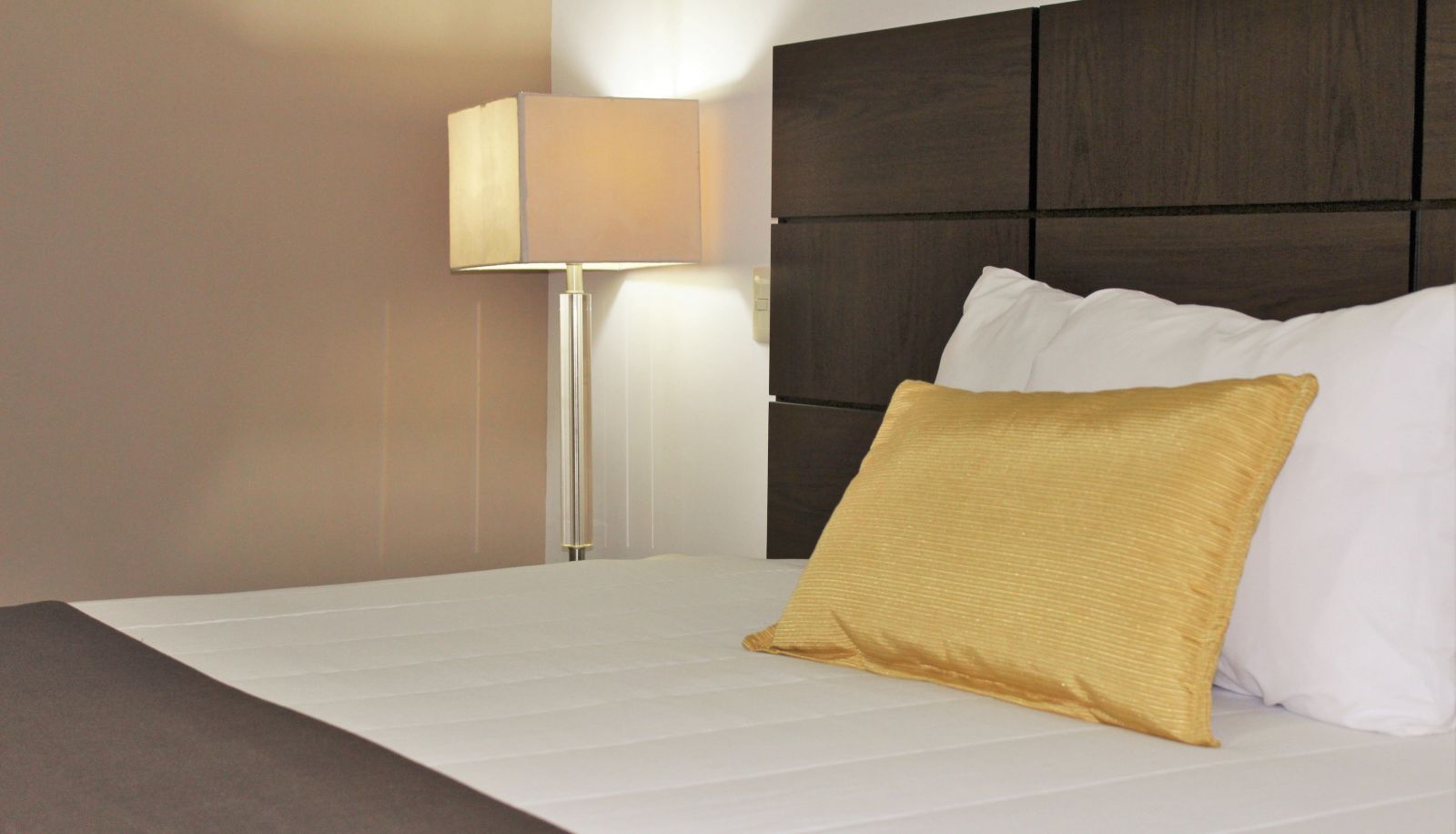 Room - Hotel Fray Junipero Serra