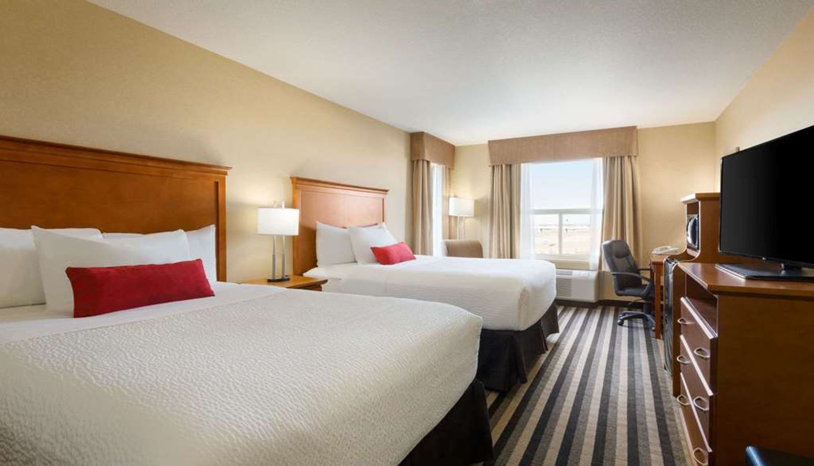 Quadruple room - Days Inn & Suites by Wyndham Edmonton Airport