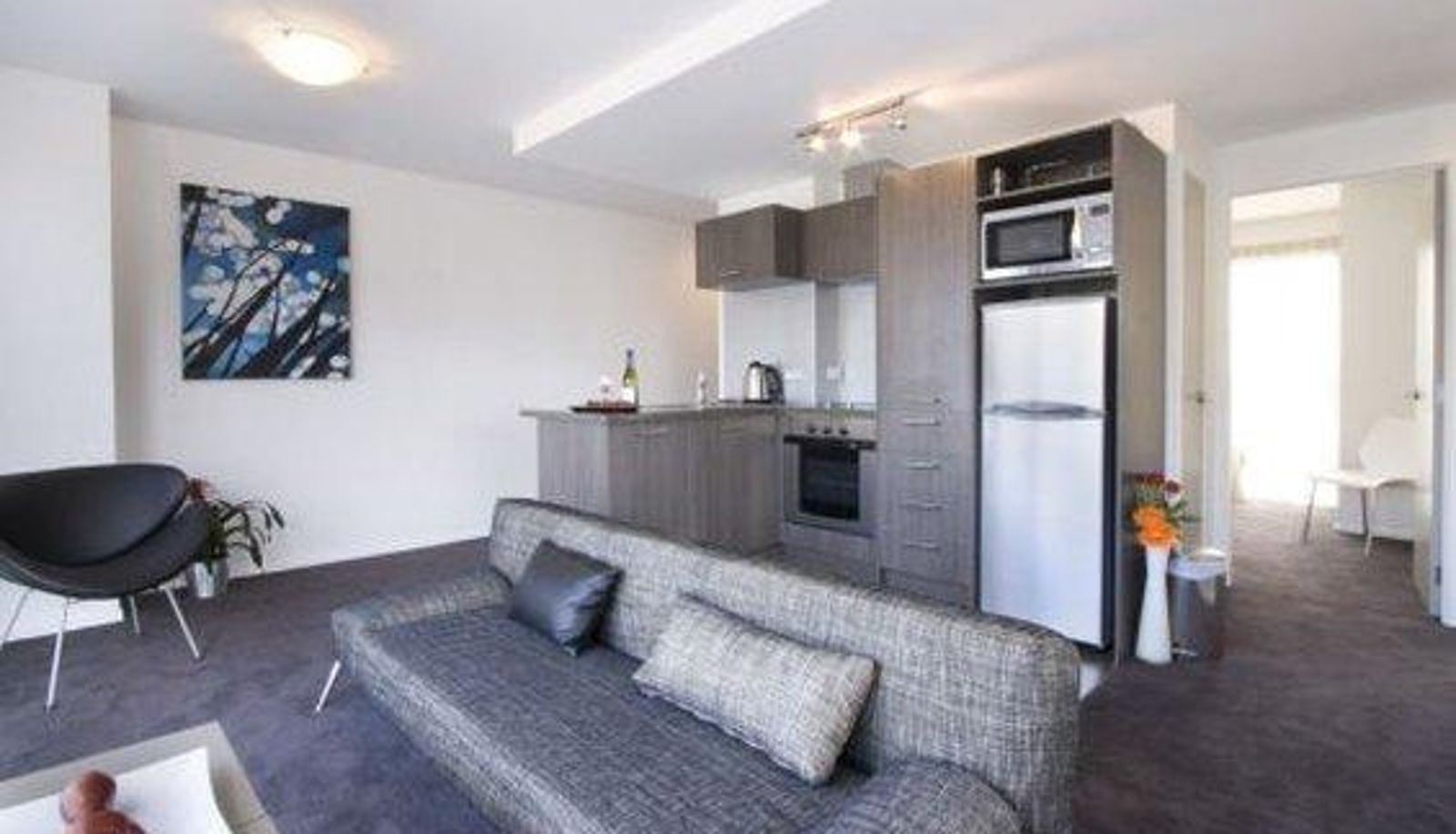 Room - Bianco off Queen