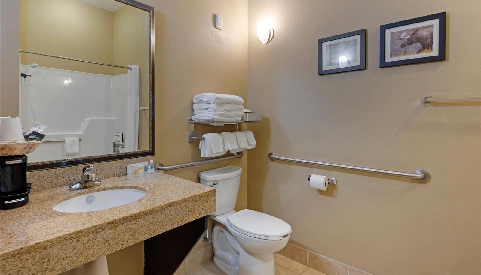 Zimmer - Comfort Suites Anchorage International Airport