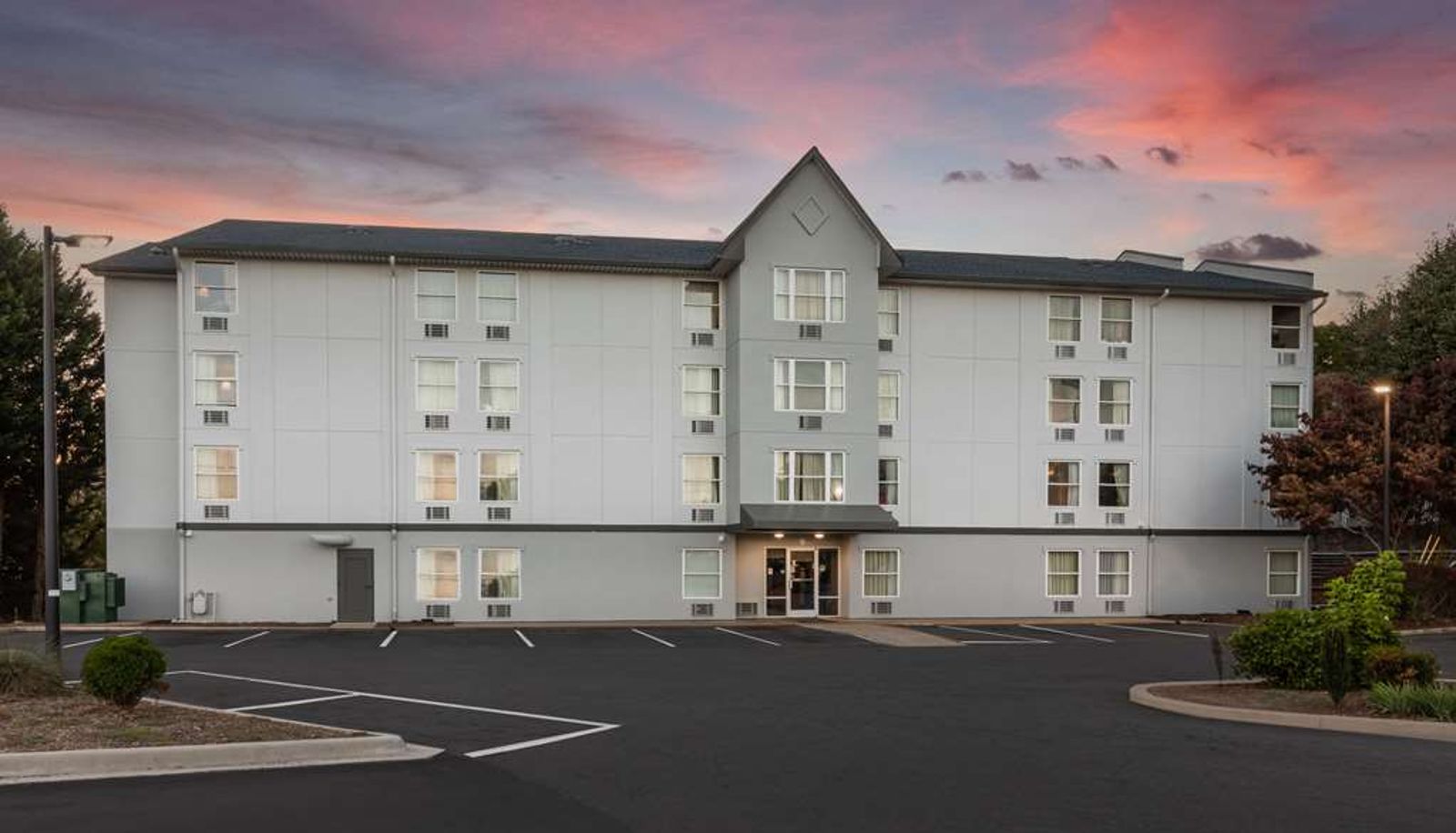Außenansicht - Rodeway Inn & Suites near Outlet Mall - Asheville