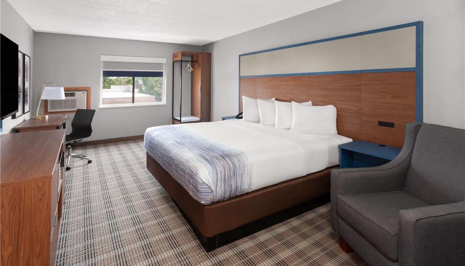 Room - AmericInn & Suites By Wyndham Baraboo Event Center