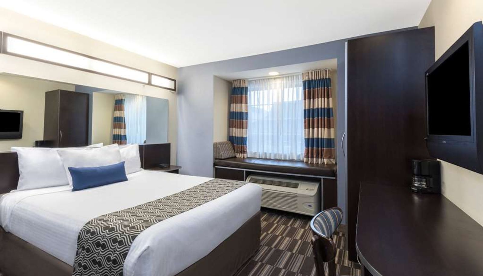Suite - Microtel Inn & Suites by Wyndham Baton Rouge Airport