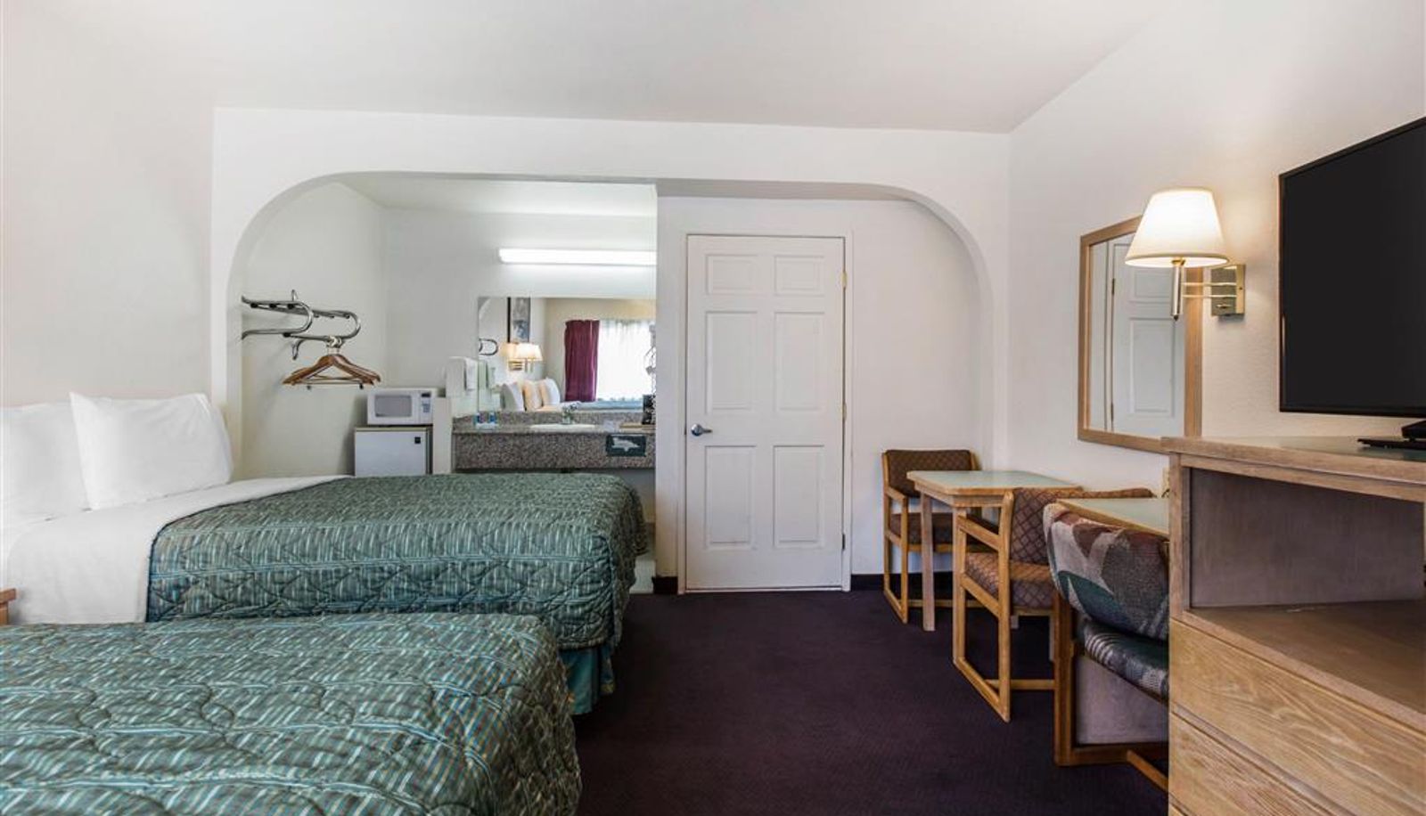 Room - Rodeway Inn Beaumont 1-10