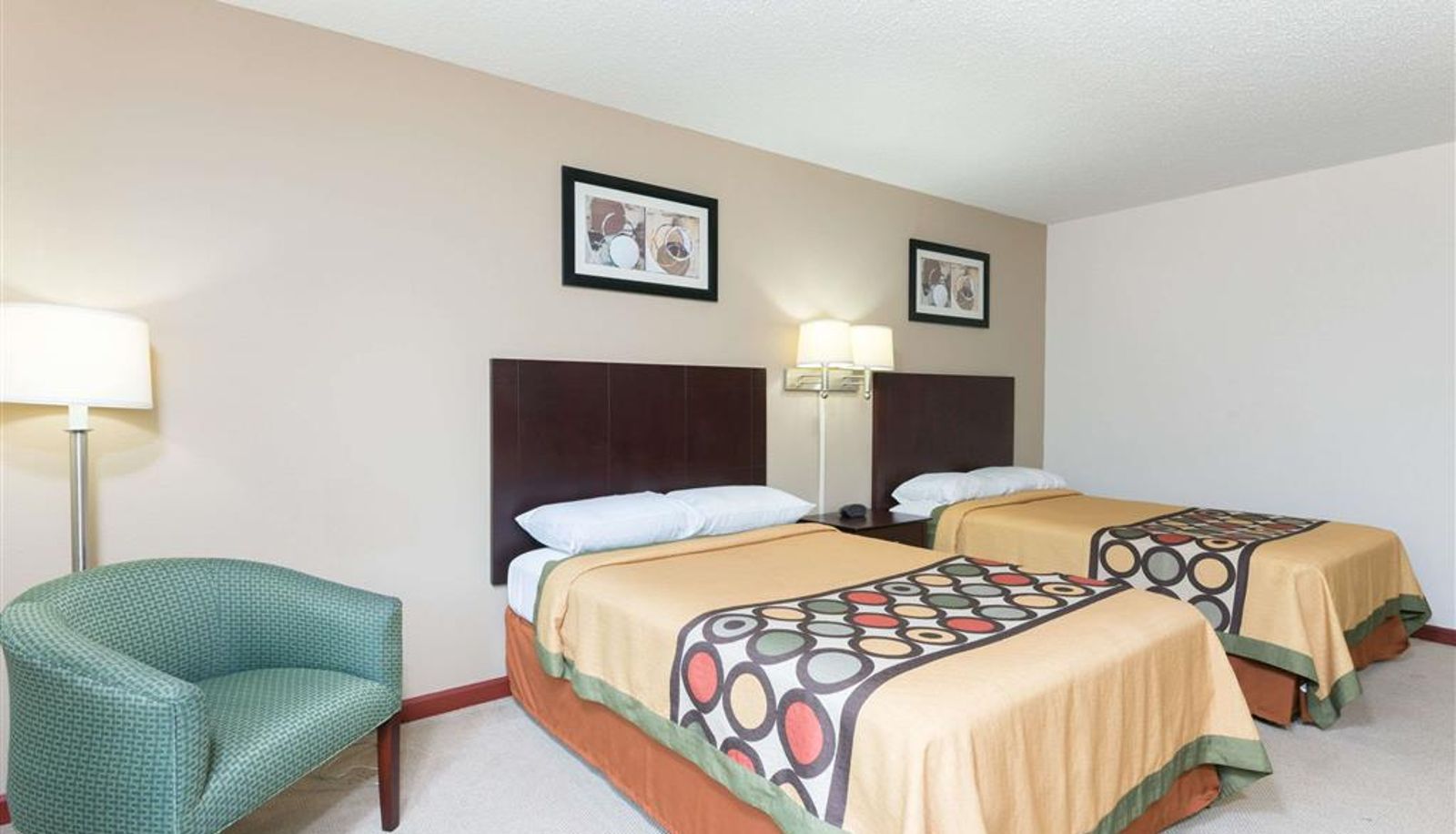 Room - Super 8 by Wyndham Beaver Falls