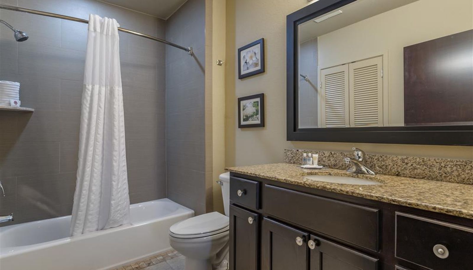Zimmer - Comfort Inn Bentonville - Crystal Bridges