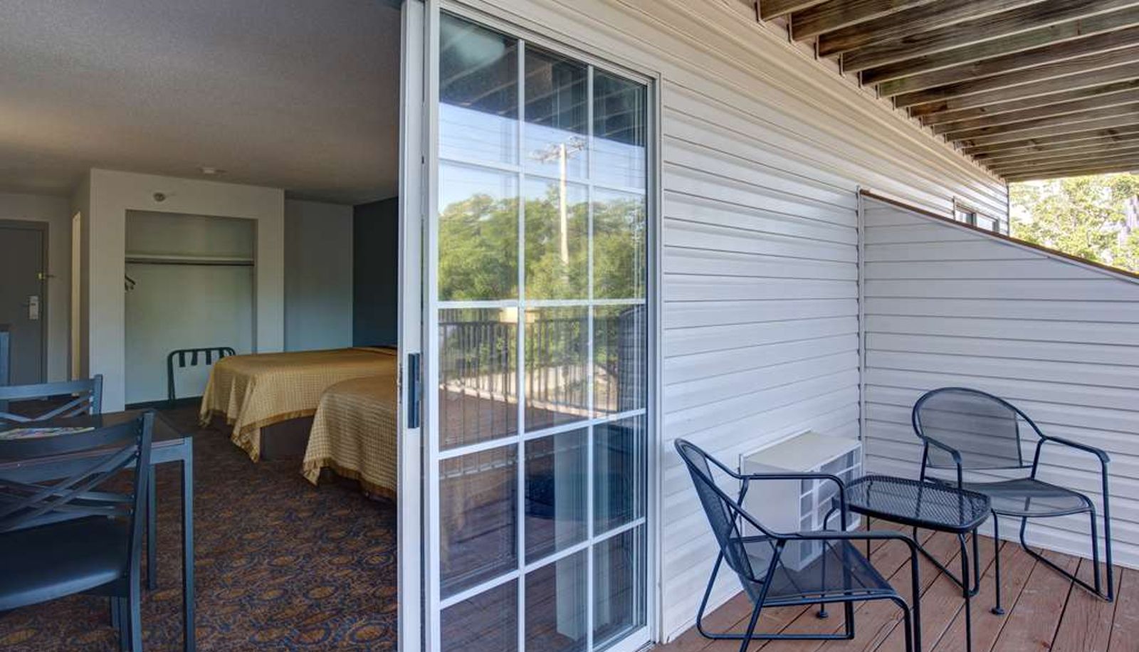 Zimmer - Howard Johnson by Wyndham Branson Theatre District