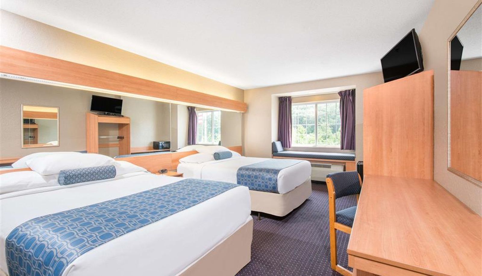 Room - Microtel Inn & Suites by Wyndham Hazelton/Bruceton Mills