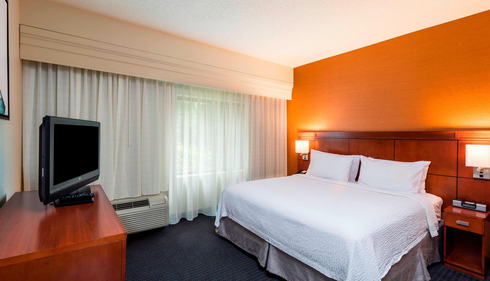 Room - Courtyard by Marriott Atlanta Buford Mall of Georgia