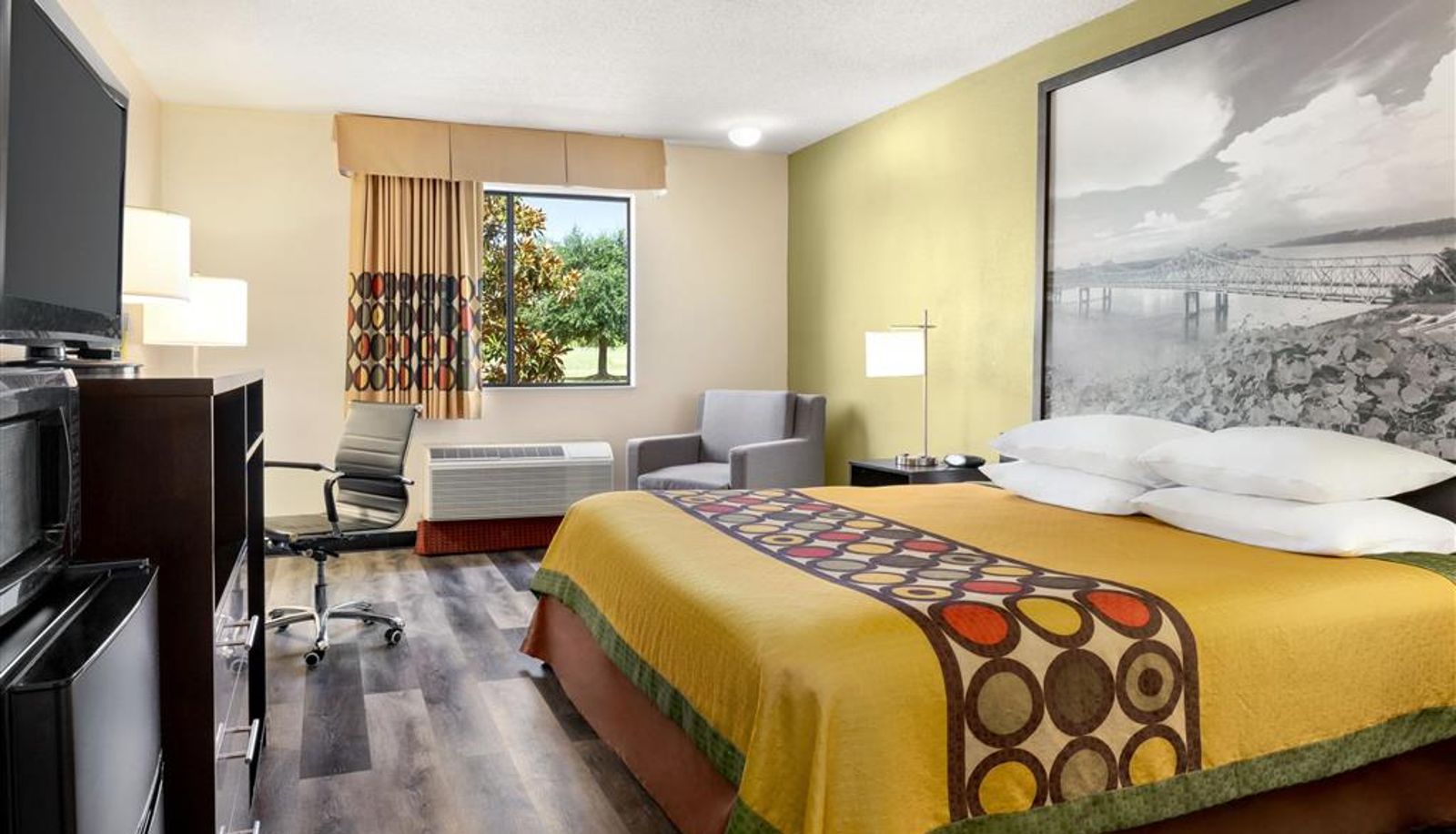 Room - Super 8 by Wyndham Clinton