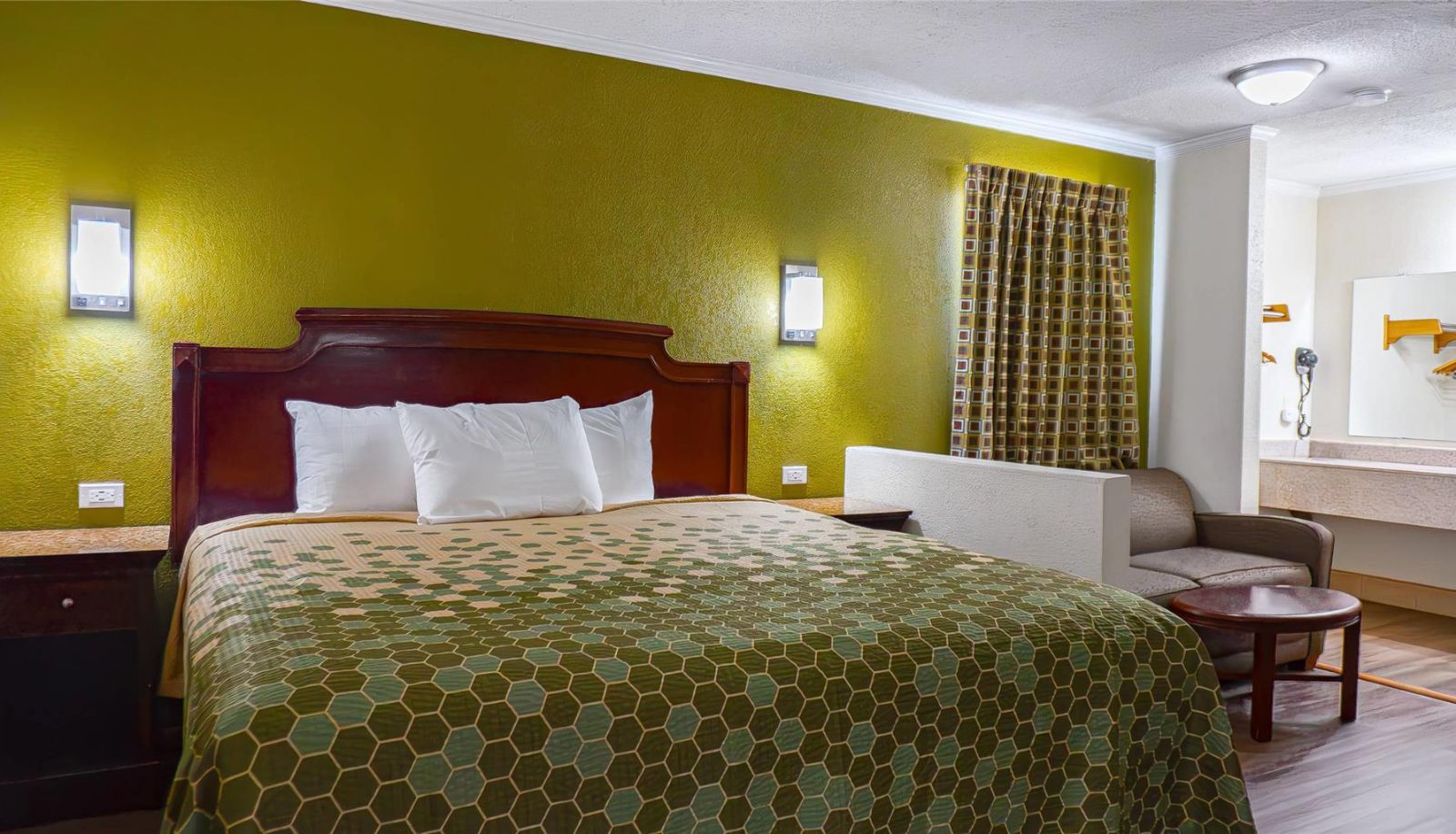 Suite - Rodeway Inn & Suites Fort Jackson