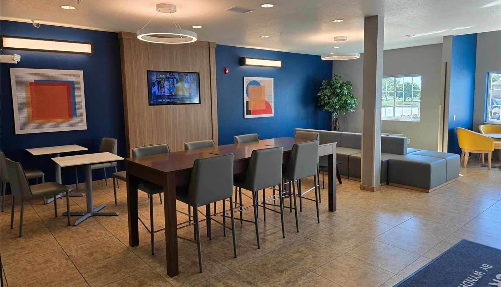 Hall - Microtel Inn & Suites by Wyndham Council Bluffs/Omaha