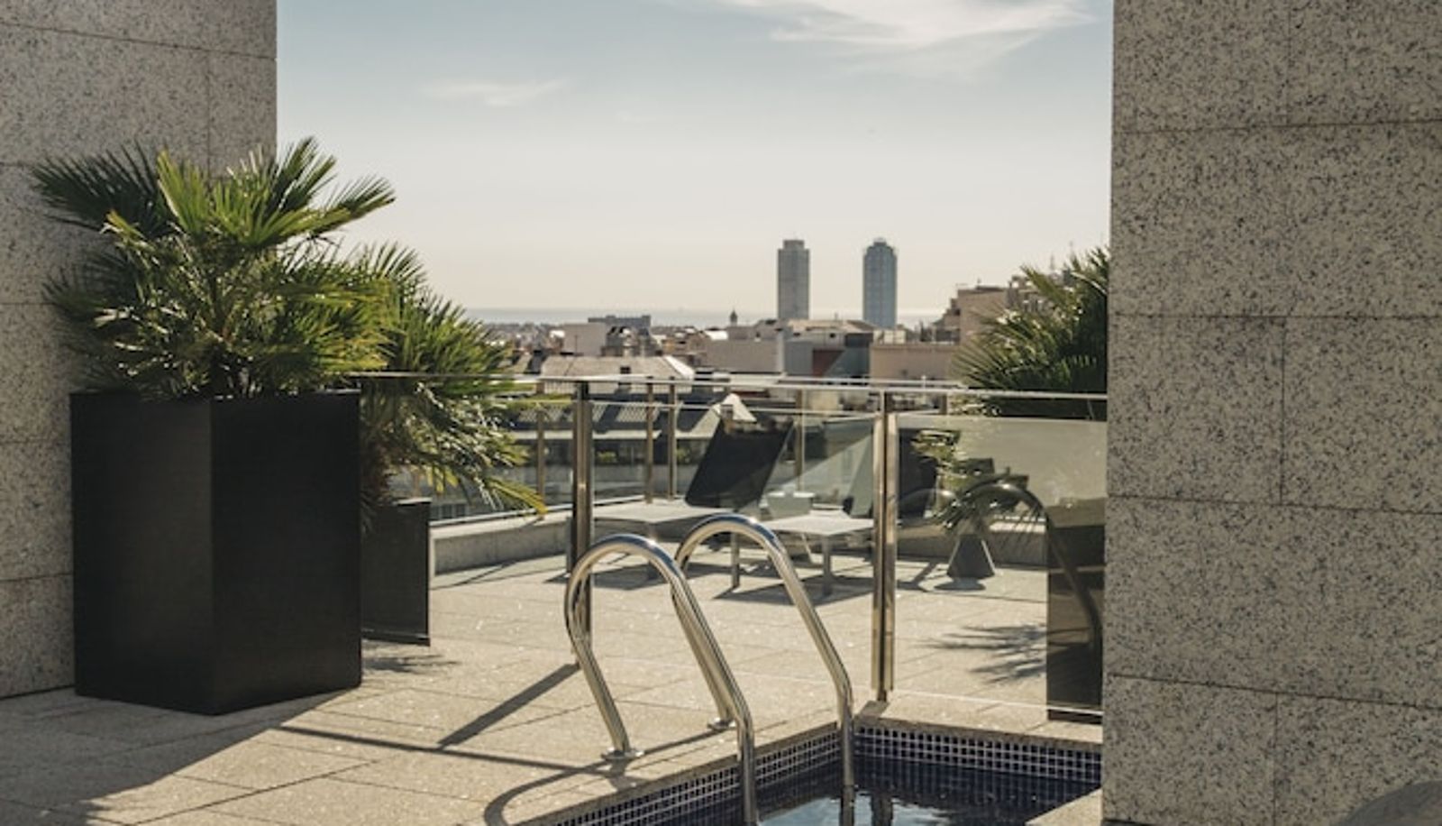 Zwembad - Suites Avenue
