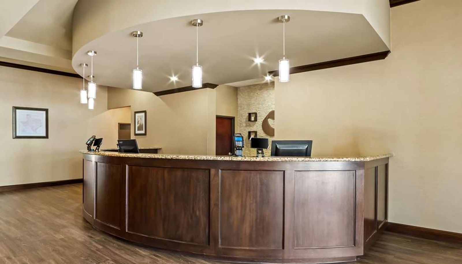 Salón - Comfort Suites Frisco