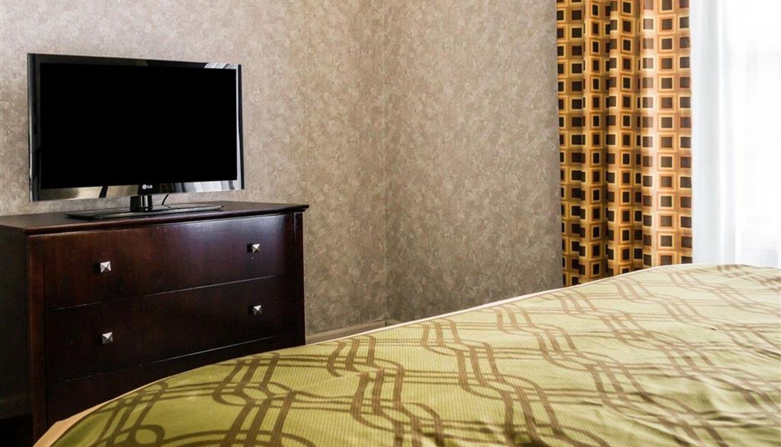 Chambre - Econo Lodge & Suites Grand Rapids Airport