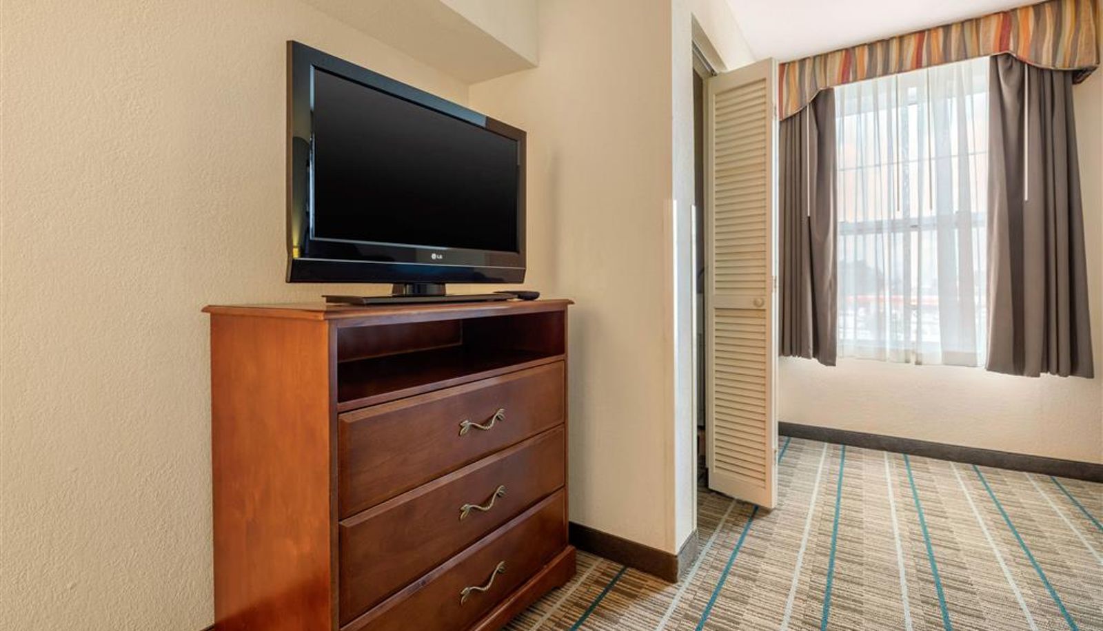 Zimmer - MainStay Suites Grantville - Hershey North