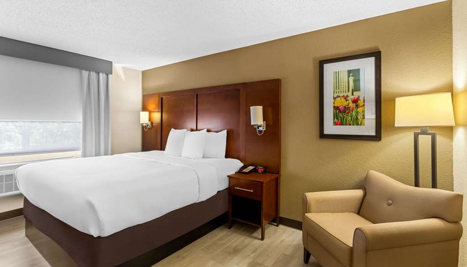 Camera - Comfort Suites Grayslake near Libertyville North