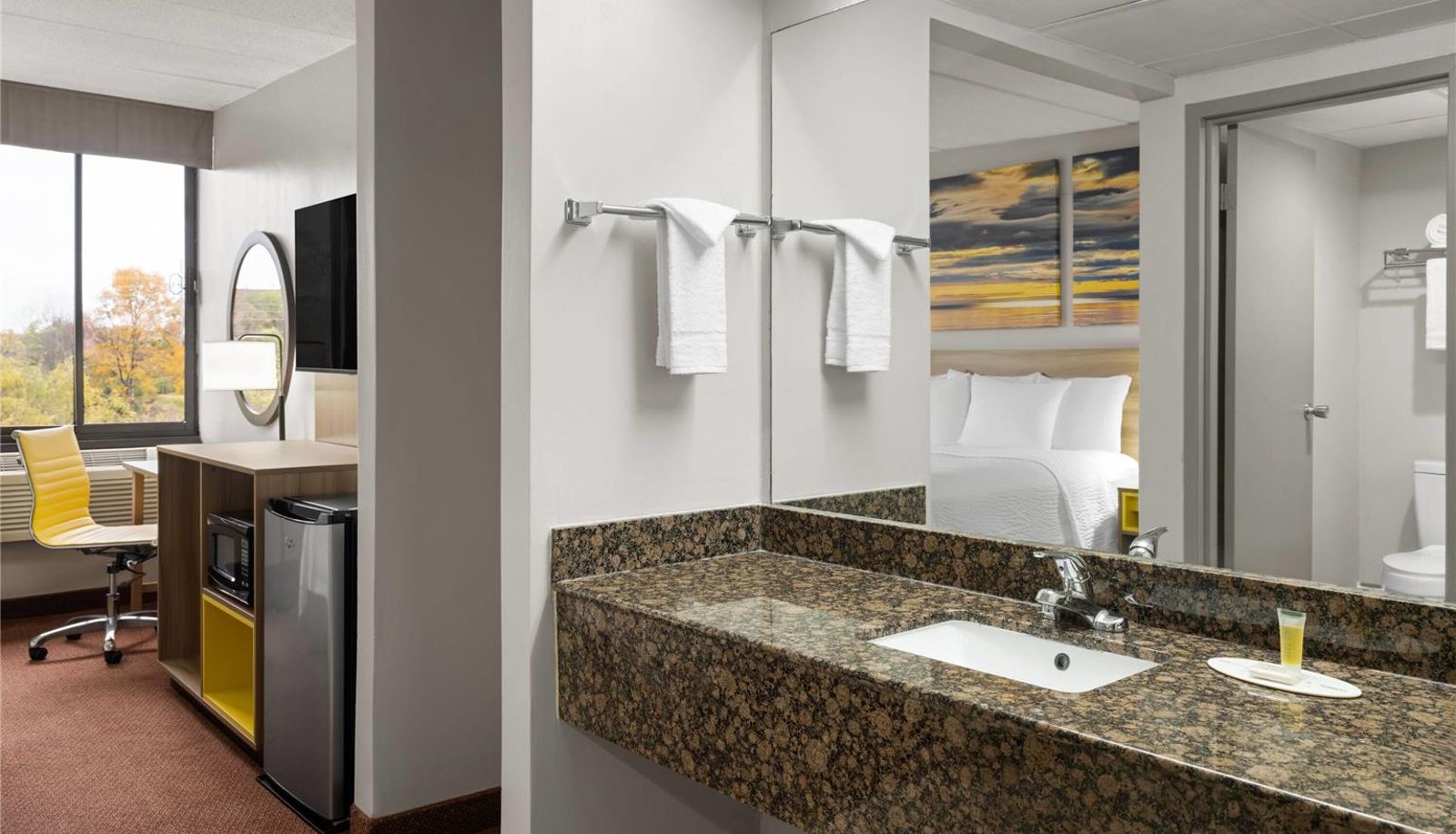 Zimmer - Days Inn by Wyndham Hagerstown I-70