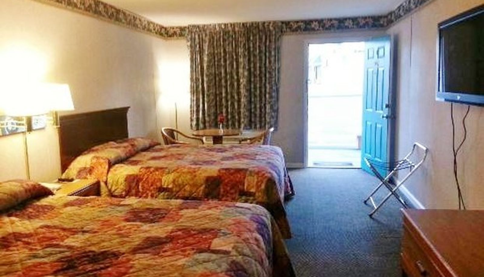 Room - Loyalty Inn Hawkinsville