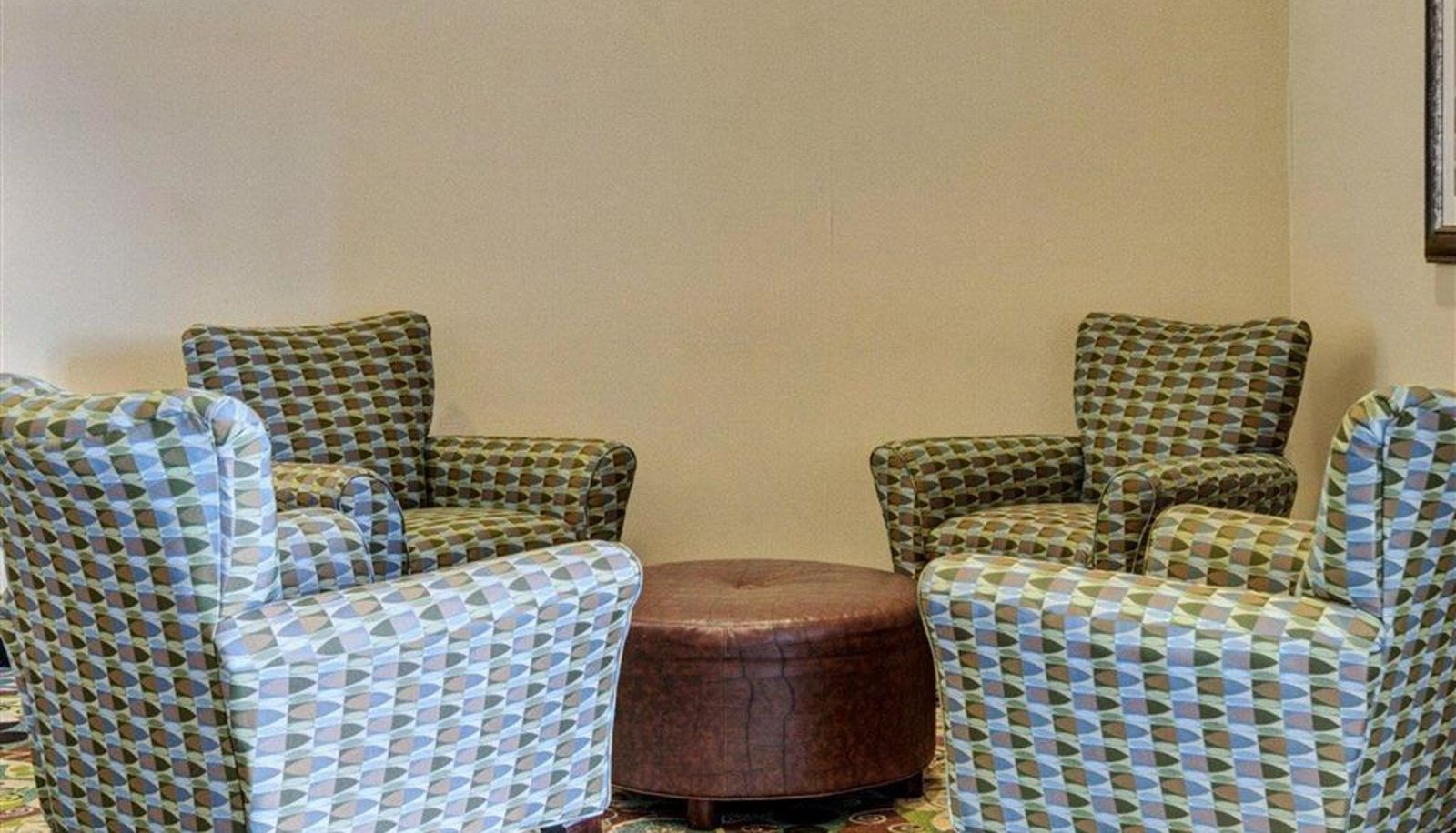 Hal - Comfort Suites near Hot Springs Park
