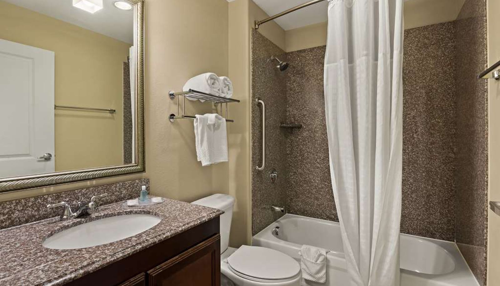 Room - MainStay Suites Houma