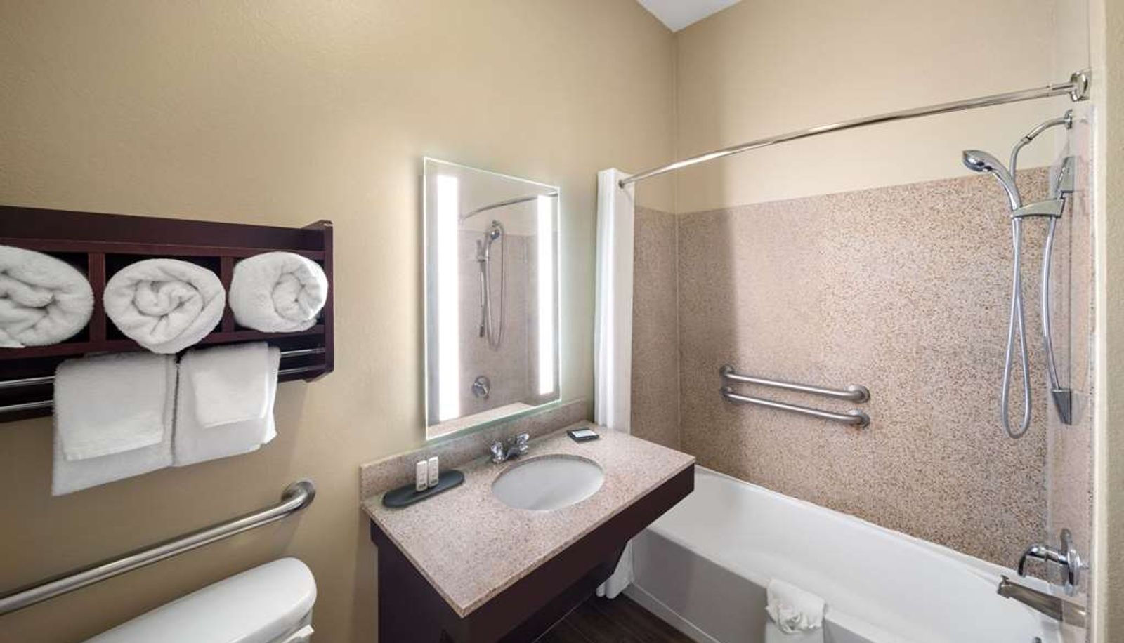 Room - La Quinta Inn & Suites by Wyndham Houma
