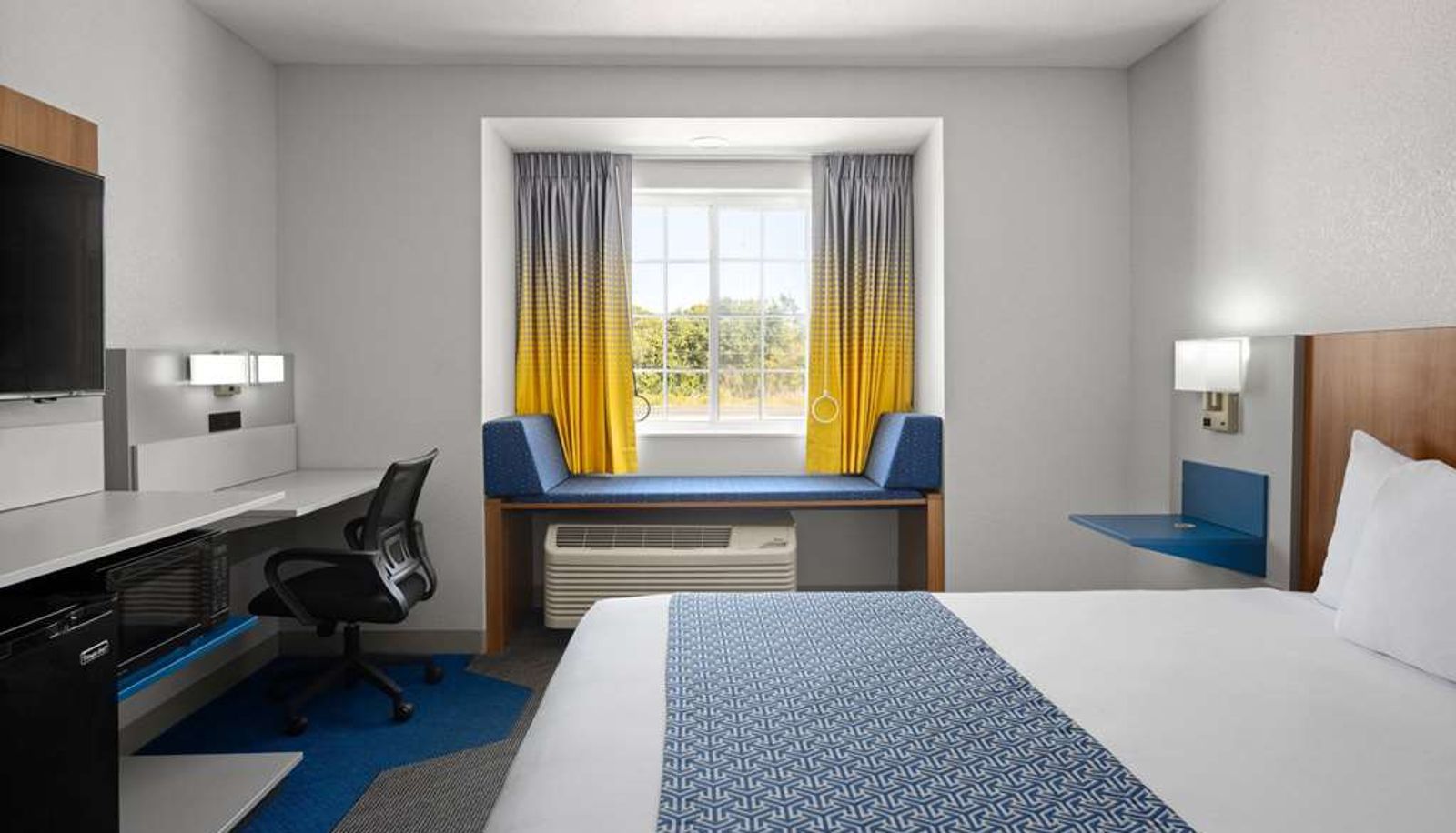 Room - Microtel Inn & Suites by Wyndham Houma