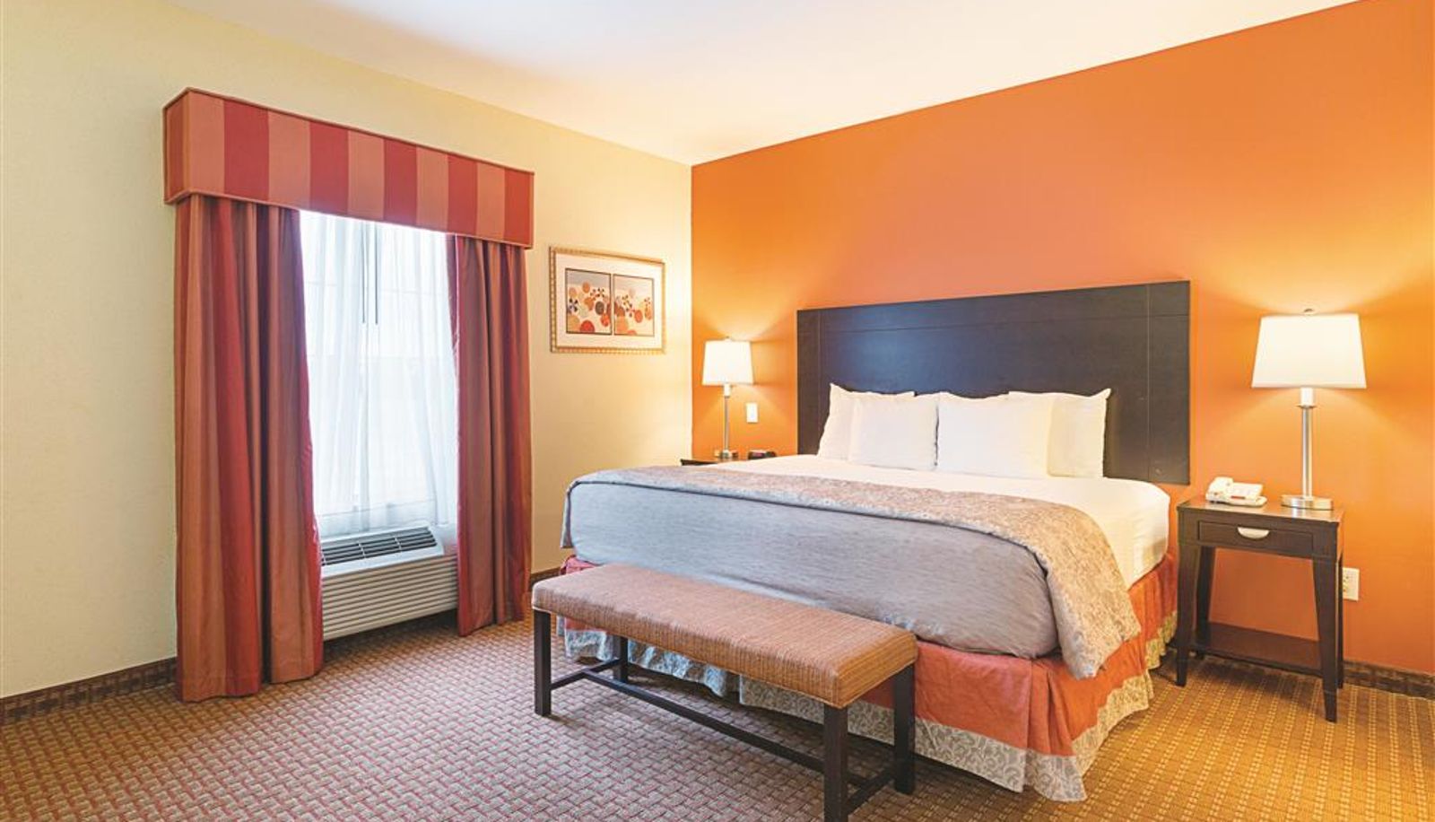 Suite - La Quinta Inn & Suites by Wyndham Houston East at Normandy