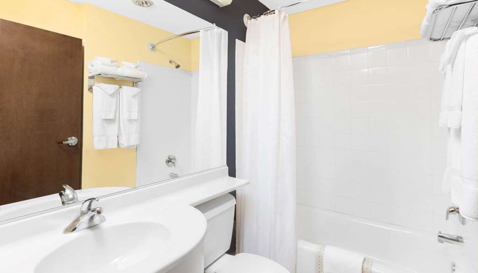 Zimmer - Microtel Inn & Suites by Wyndham Kearney