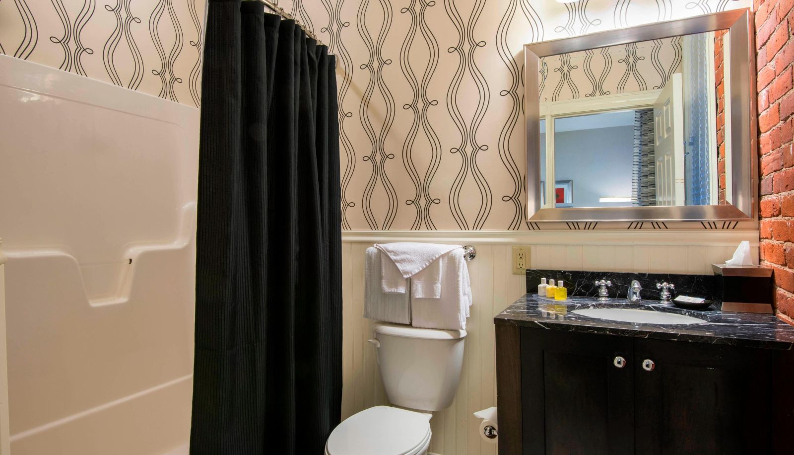 Camera - Fairfield Inn and Suites by Marriott Keene Downtown