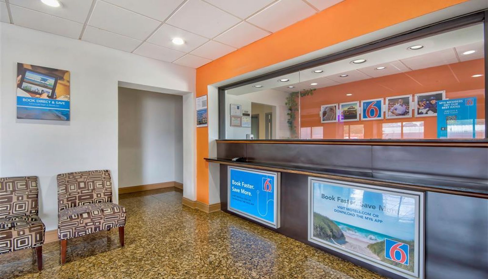Hall - LA Motel 6 Lafayette