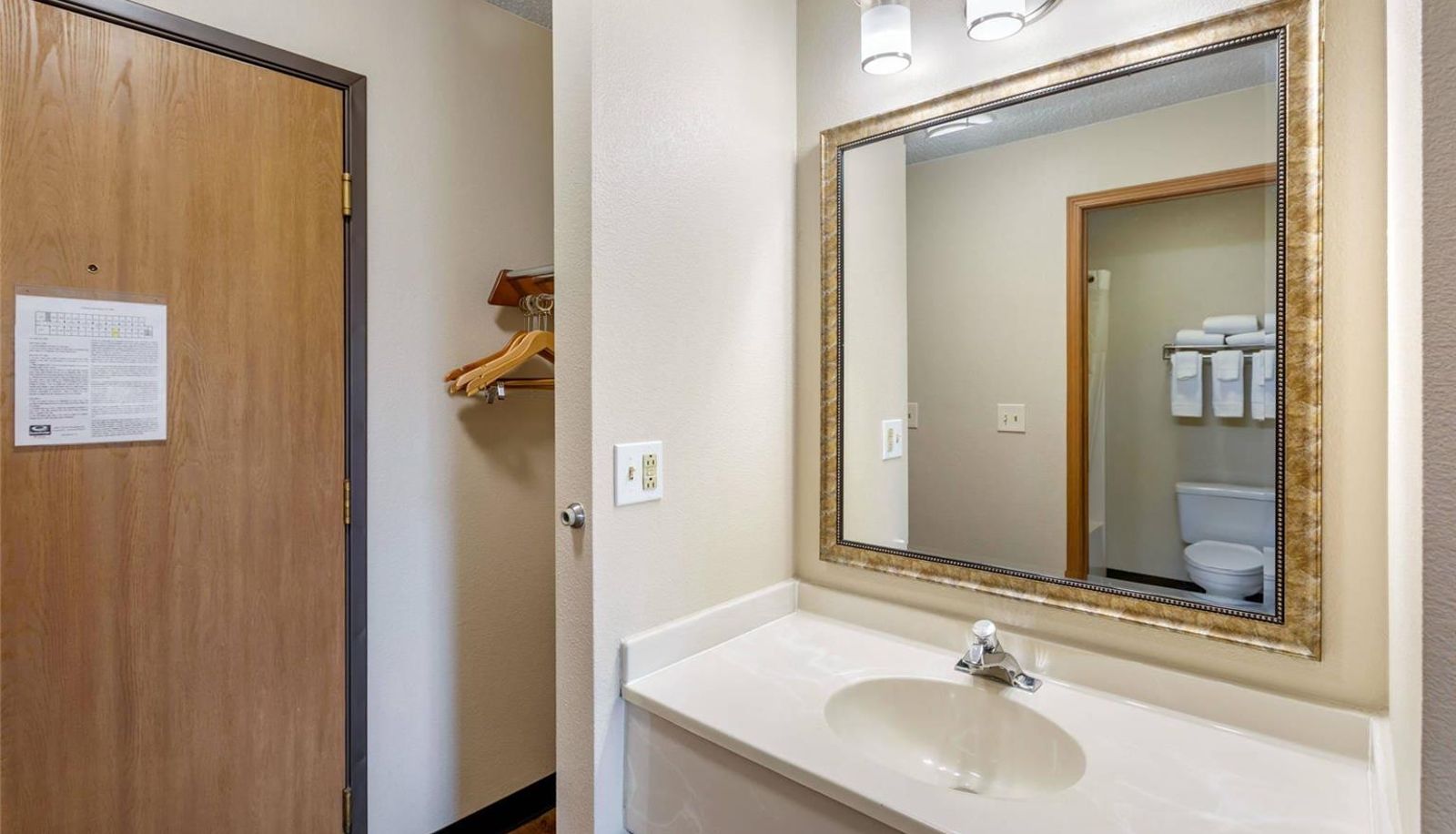 Zimmer - Econo Lodge Longmont East